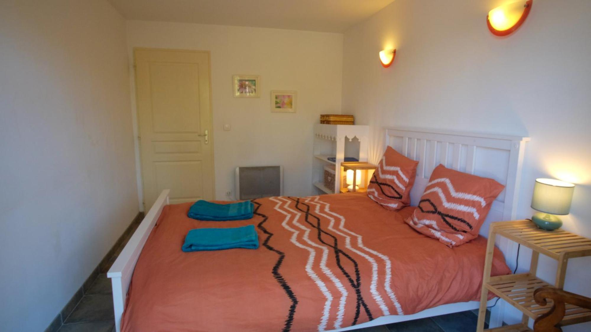 Gite Lechappee Bleue Dromoise - La Chambre Aouste-sur-Sye Bagian luar foto